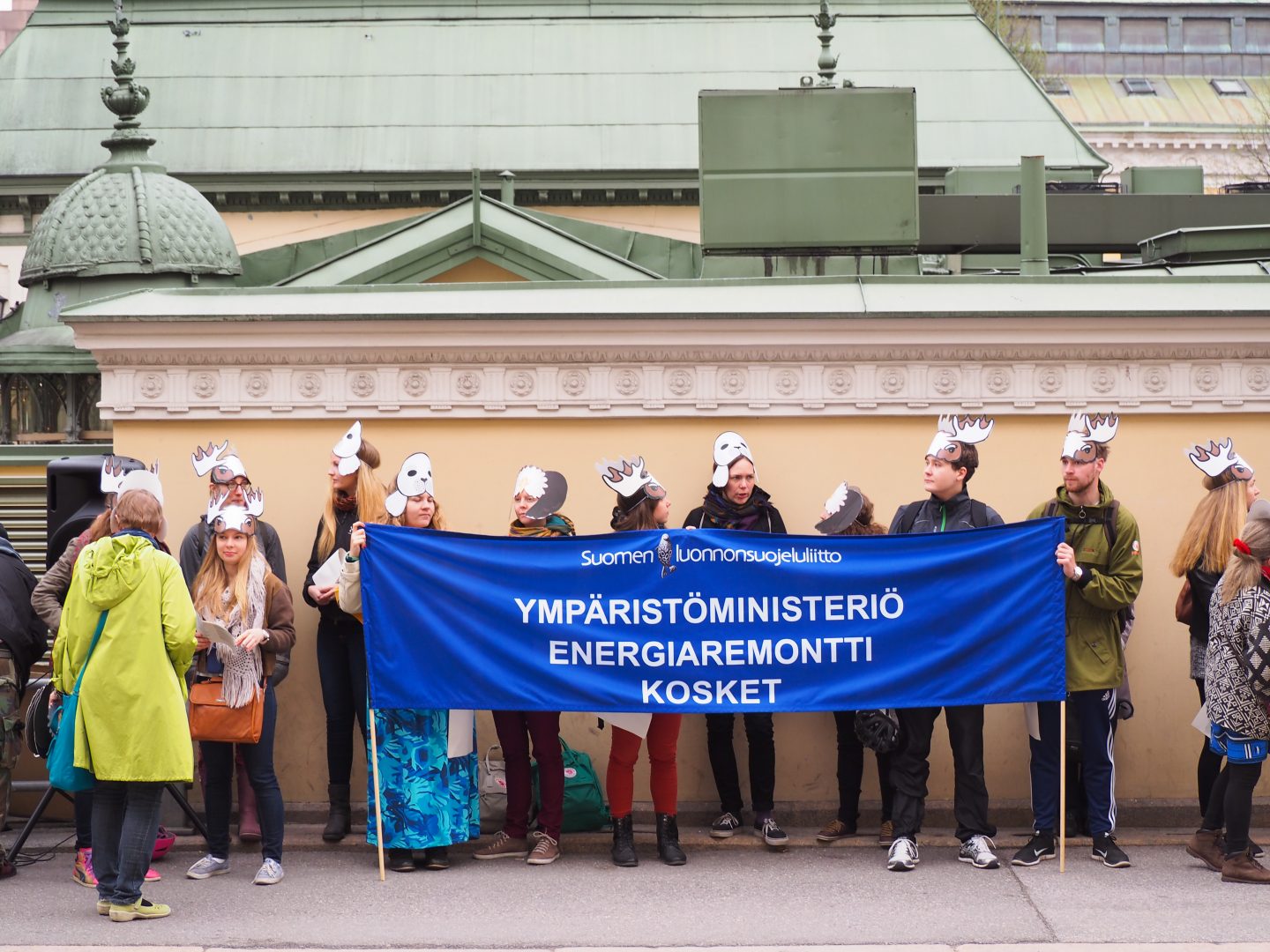 Mielenosoitus ympäristöministeriön puolesta vuonna 2015. Kuva: Heidi Moisio.