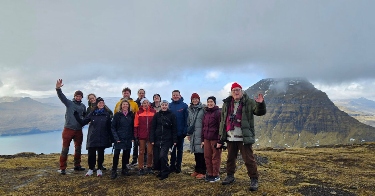 Pohjoismaisten luonnonsuojelujärjestöjen johtavia henkilöitä Sornfelli-vuoren huipulla.