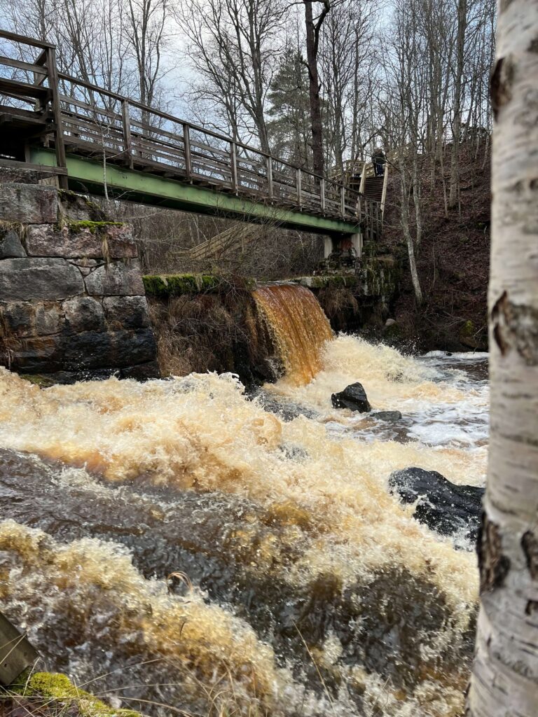 Nukarinkosken ylittävä silta