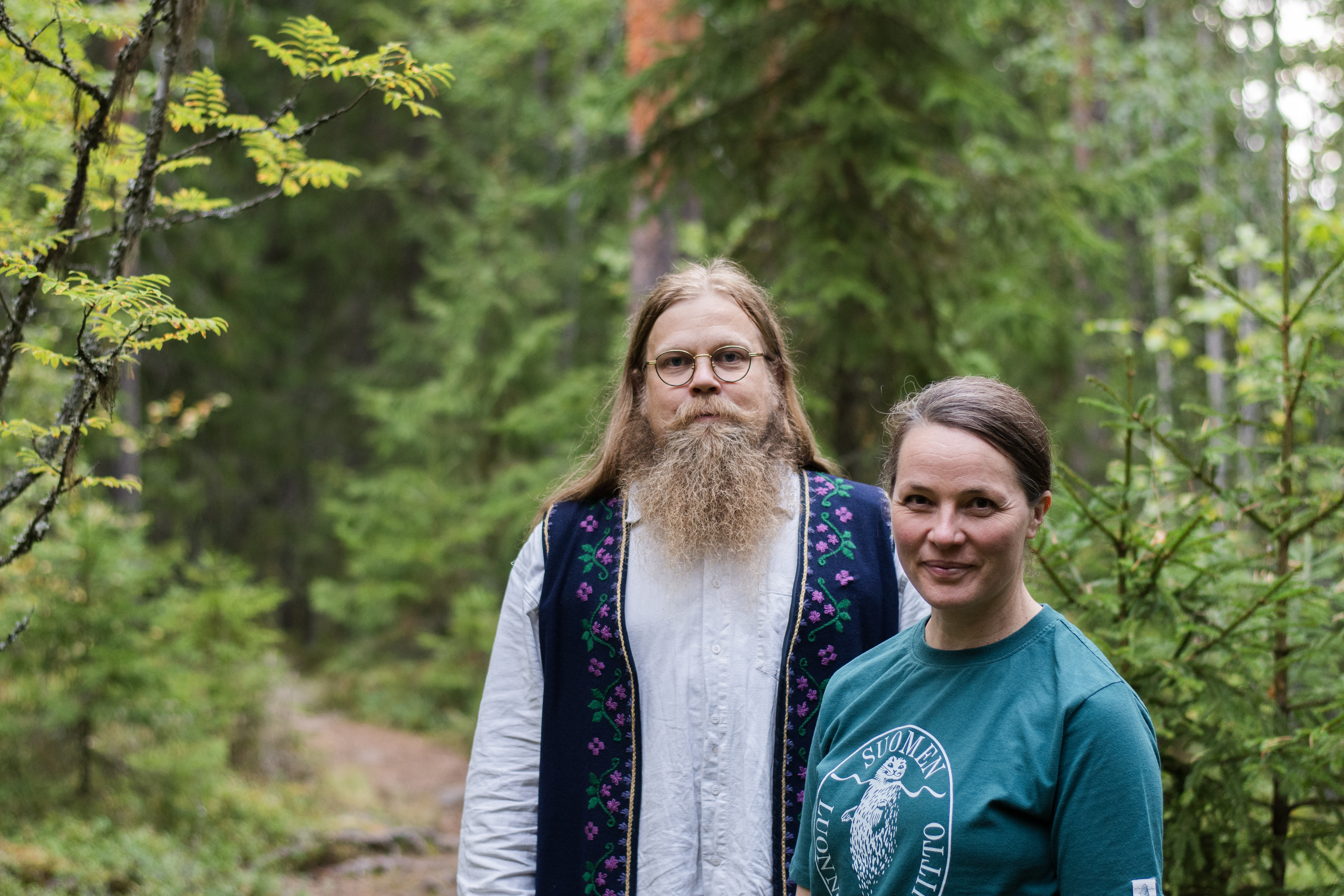 Valtuuston uusi puheenjohtaja Antti Virnes ja hallituksen puheenjohtajana jatkava Hanna Halmeenpää.