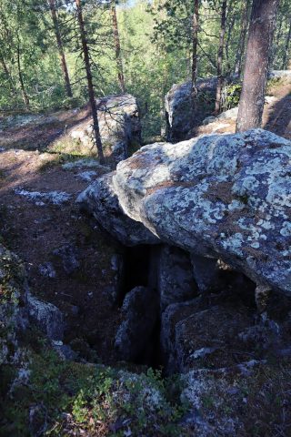 luola muodostelma Pirunvaaralla