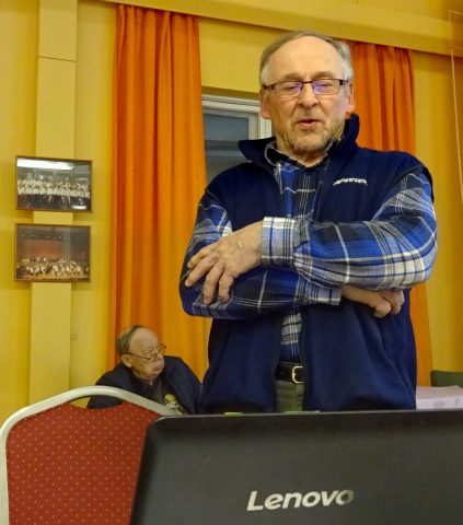 Raimo Timonen kertoi Nilsiän reitin tuoreimpia kuulumisia yleisölle. kuva Pekka Tenhunen